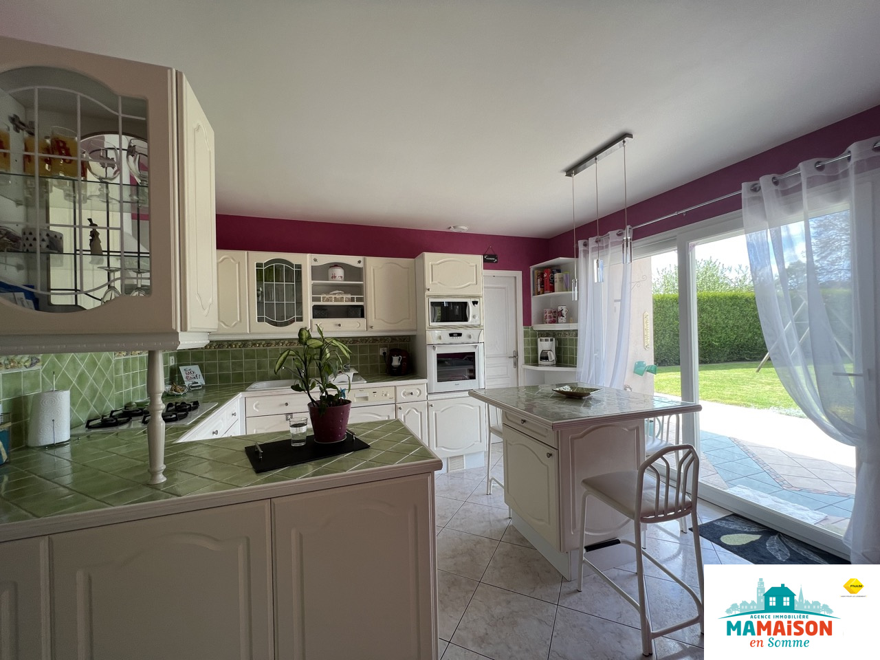 Immo80 – L'immobilier à Amiens et dans la Somme-Proche Albert, pavillon individuel, 160 m2 habitables, 7 pièces, 4 chambres, double garage, piscine le tout su