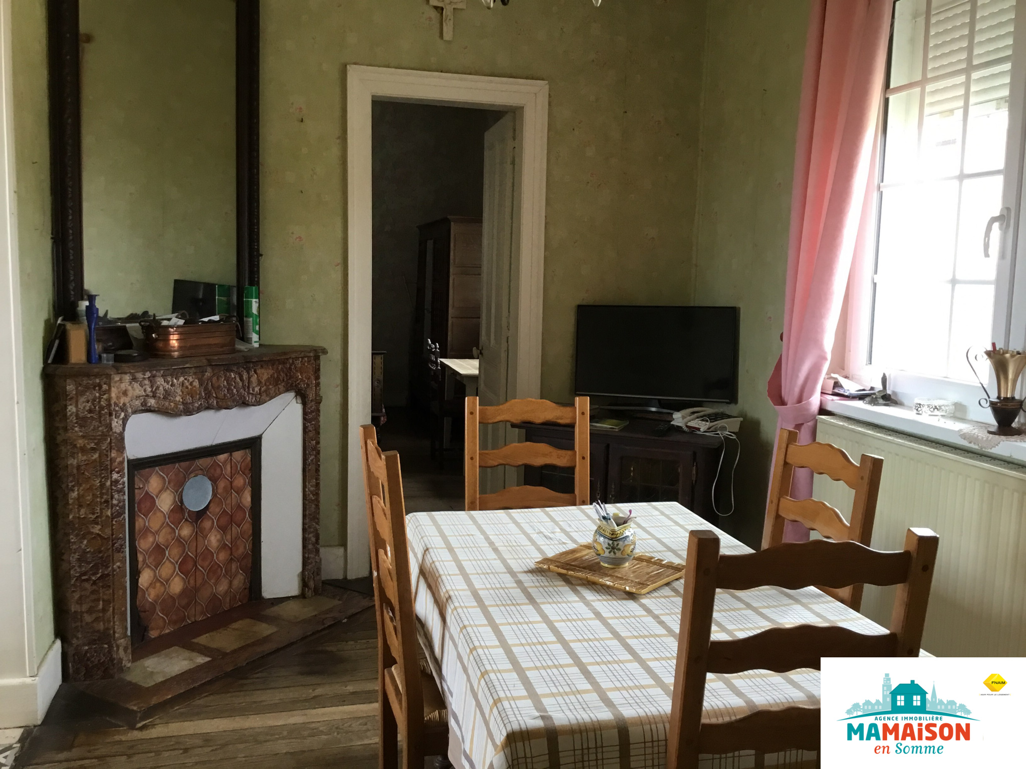 Immo80 – L'immobilier à Amiens et dans la Somme-Axe Amiens Saint Quentin, grand corps de ferme avec maison d’habitation et nombreuses dépendances.