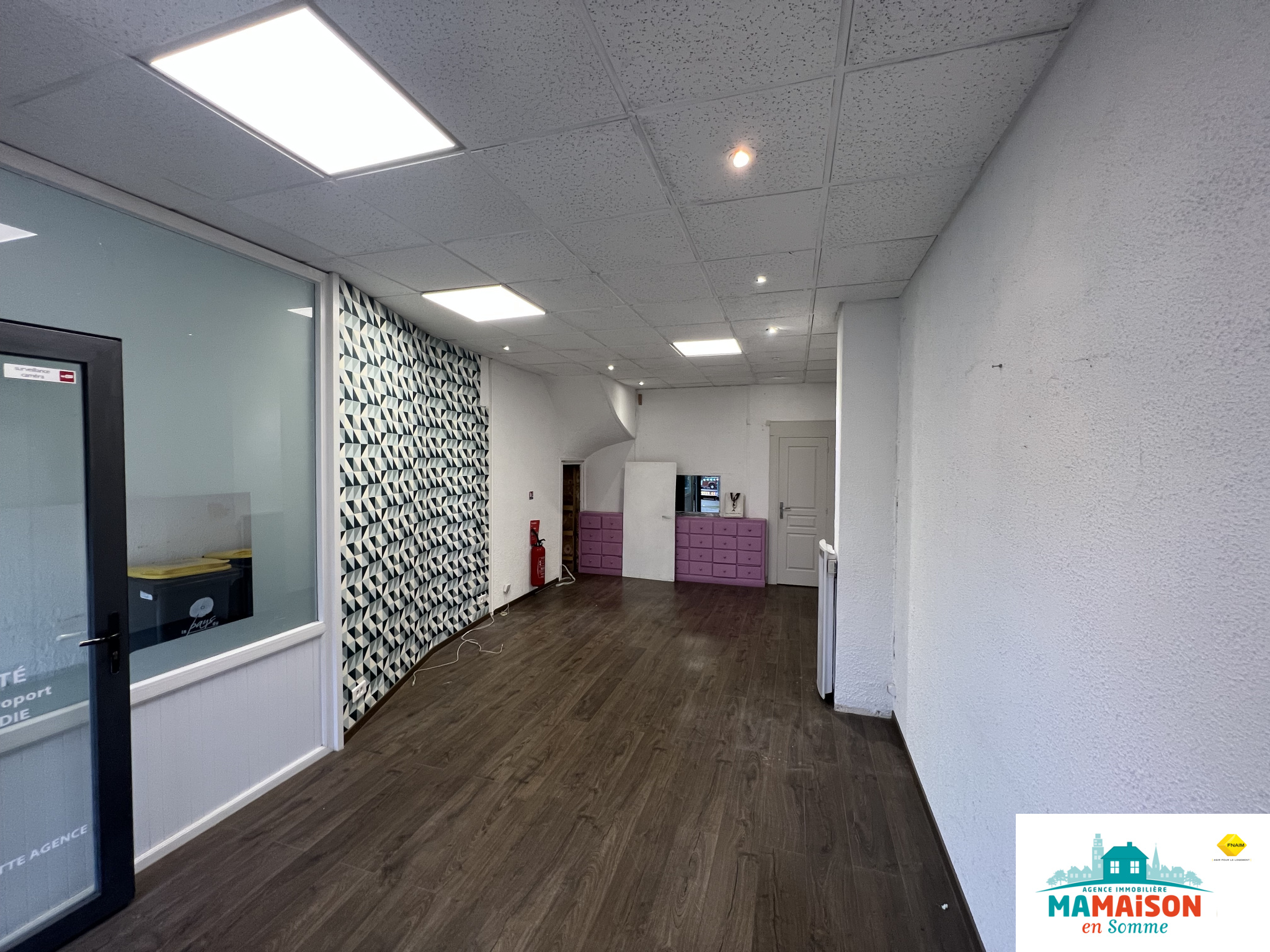 Immo80 – L'immobilier à Amiens et dans la Somme-En hyper centre ville d’albert, immeuble comprenant un local commercial de 37 m2 et un appartement, 3 pièces.