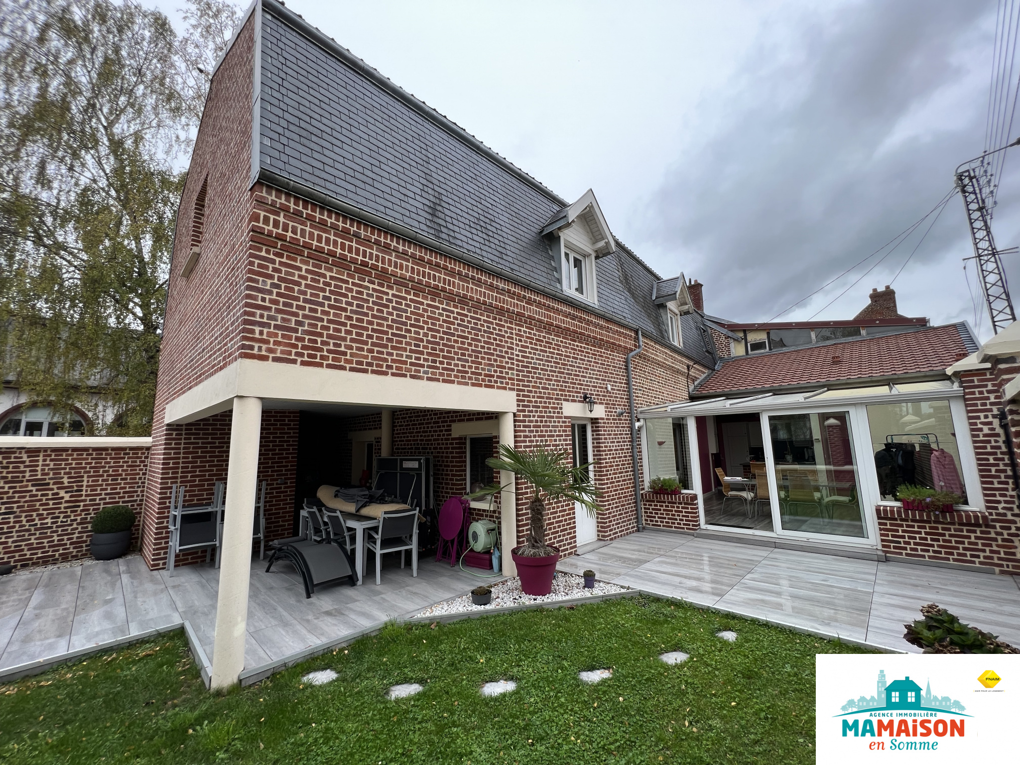 Immo80 – L'immobilier à Amiens et dans la Somme-EXCLUSIVITÉ En centre ville de Moreuil, maison bourgeoise de 166 m2 habitable, 6 pièces, 4 chambres, un garage