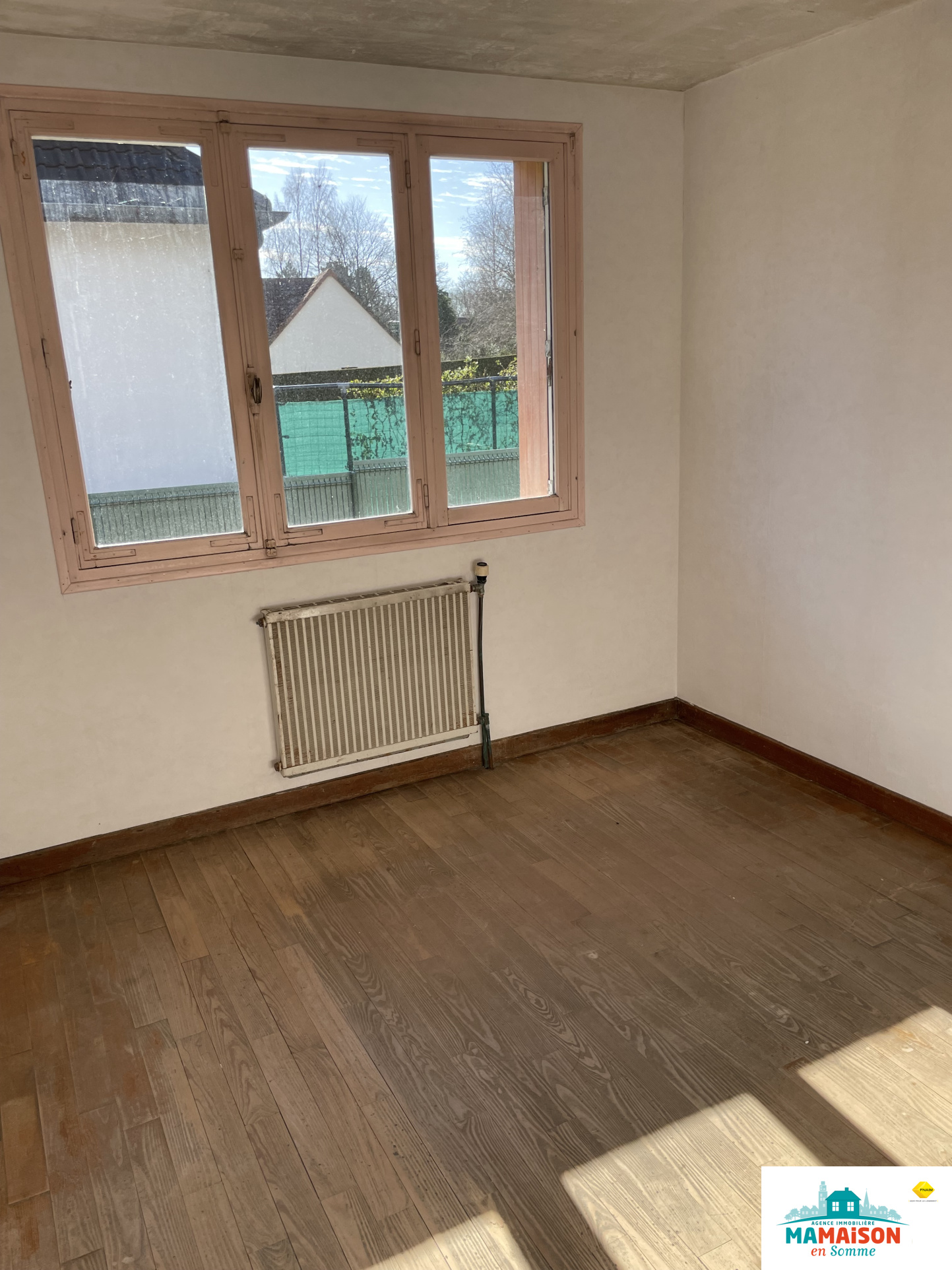 Immo80 – L'immobilier à Amiens et dans la Somme-Pavillon sur sous sol , 3 chambres , autonomie de plain pied.Jardin